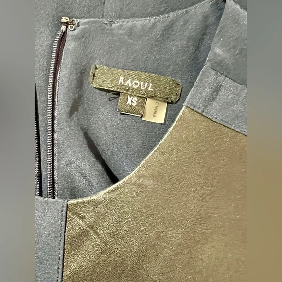 RAOUL Navy blue silk and leather panel top size XS. - Picture 8 of 12